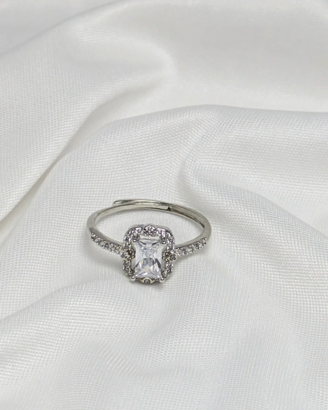 Icon Solitaire Ring